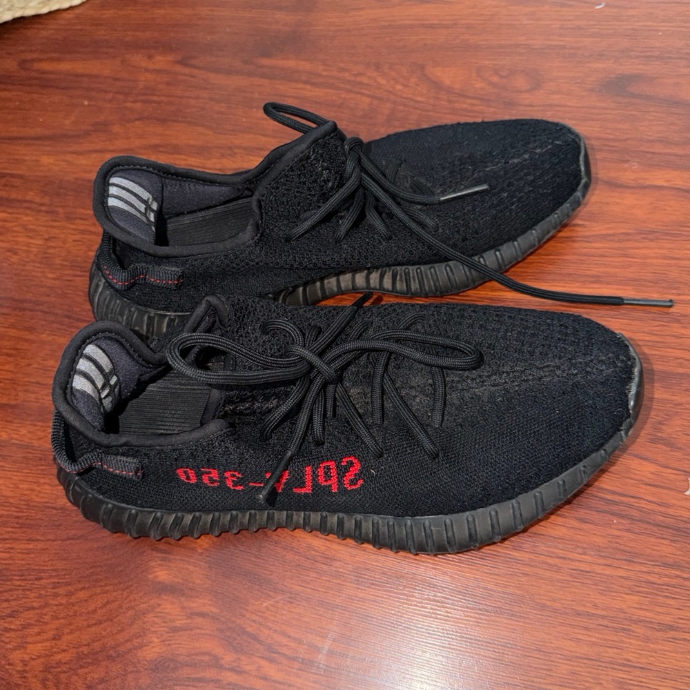 Black Yeezy boost - Picture 4 of 5